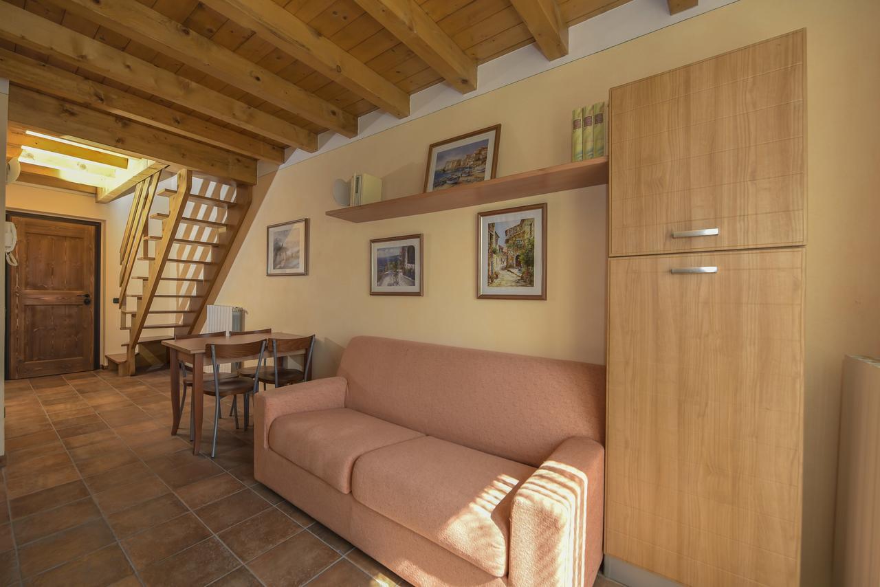 Residenza Borgo Antico Villa ปาราติโค ภายนอก รูปภาพ